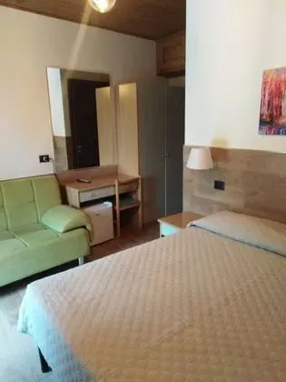 Üç Kişilik Oda