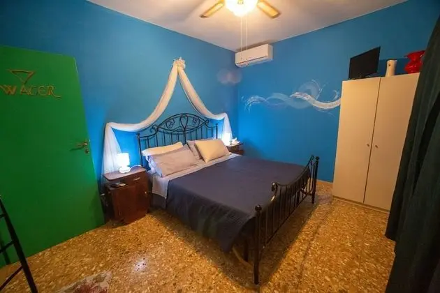Tek Büyük Yataklı Oda, 1 Çift Kişilik Yatak, Ortak Banyo (Acqua)