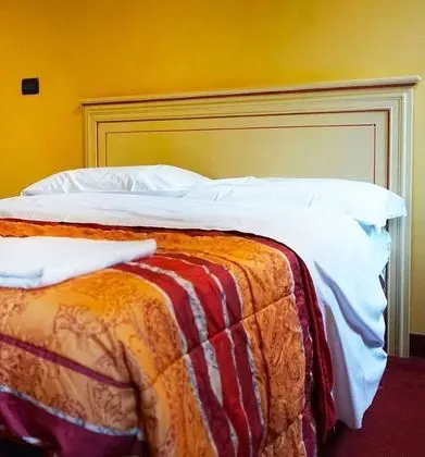 Tek Büyük Yataklı Oda, Ortak Banyo