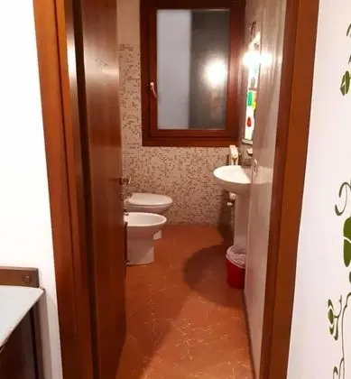 Tek Büyük Yataklı Oda, Ortak Banyo