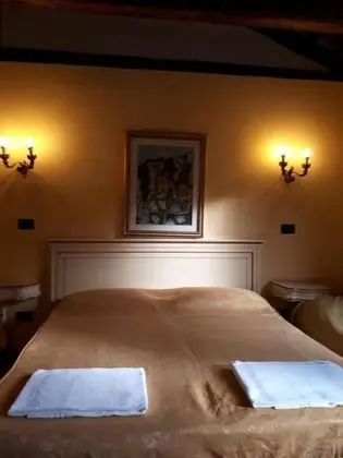 Üç Kişilik Oda, Ortak Banyo