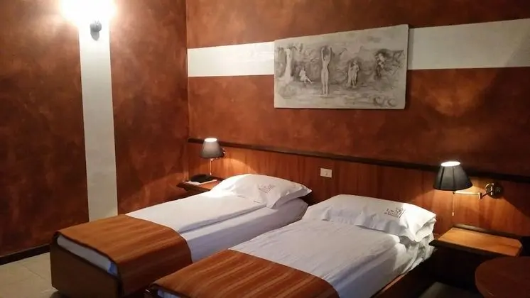 Standard Büyük Yataklı Tek Kişilik Oda