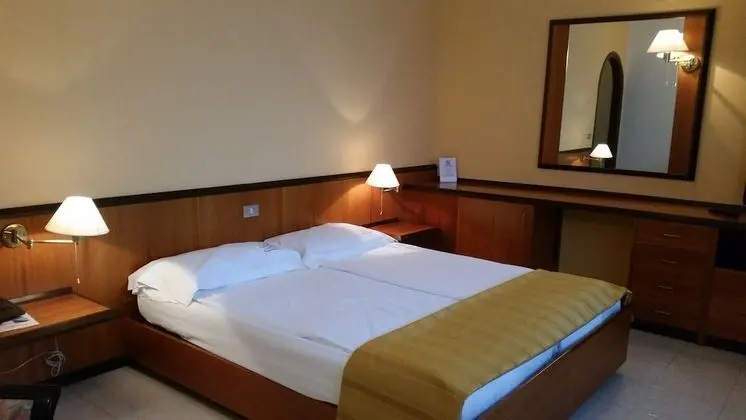 Standard Büyük Yataklı Tek Kişilik Oda