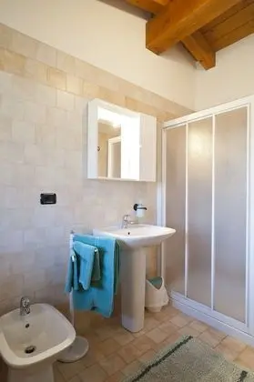 Tek Büyük Yataklı Oda, Balkon, Bahçe Manzaralı