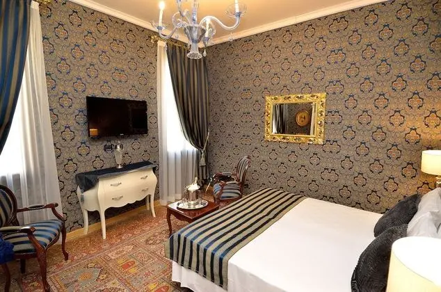 Deluxe Tek Büyük Yataklı Oda