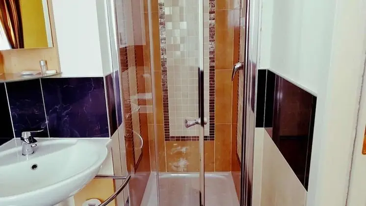 Tek Büyük veya İki Ayrı Yataklı Oda, Şehir Manzaralı