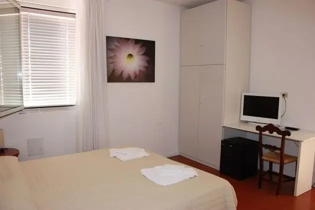 Classic Tek Büyük veya İki Ayrı Yataklı Oda, Bahçe Manzaralı