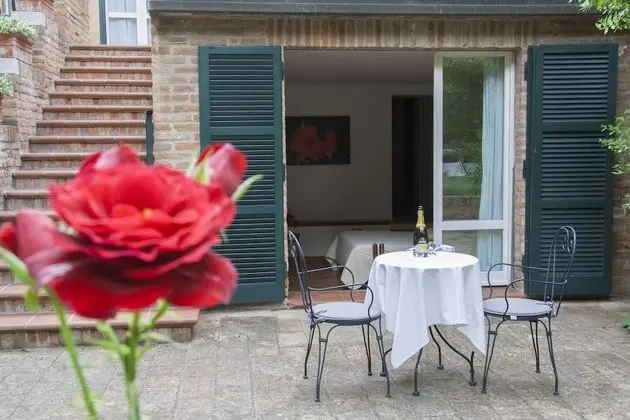 Classic Tek Büyük veya İki Ayrı Yataklı Oda, Bahçe Manzaralı