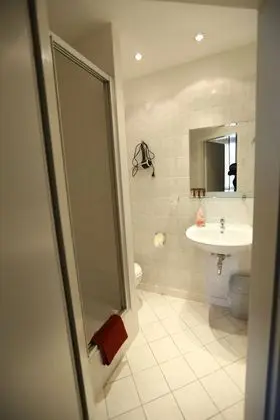 City Tek Büyük Yataklı Oda