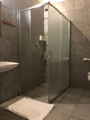Tek Büyük Yataklı Oda, Banyolu/Duşlu