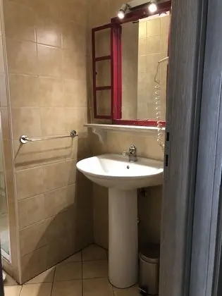 Tek Büyük Yataklı Oda, Banyolu/Duşlu