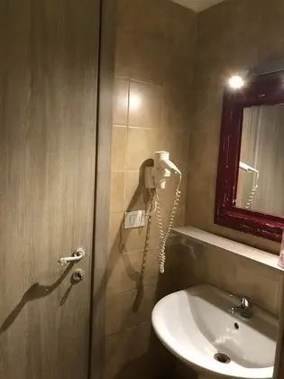 Tek Büyük Yataklı Oda, Banyolu/Duşlu
