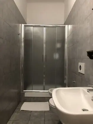 Tek Büyük Yataklı Oda, Banyolu/Duşlu