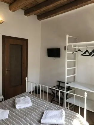 Tek Büyük Yataklı Oda, Ortak Banyo