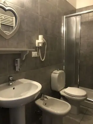 Tek Kişilik Oda, Banyolu/Duşlu