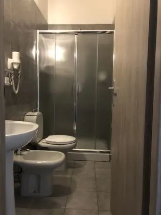Tek Kişilik Oda, Banyolu/Duşlu