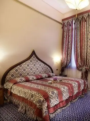 Classic Tek Büyük veya İki Ayrı Yataklı Oda