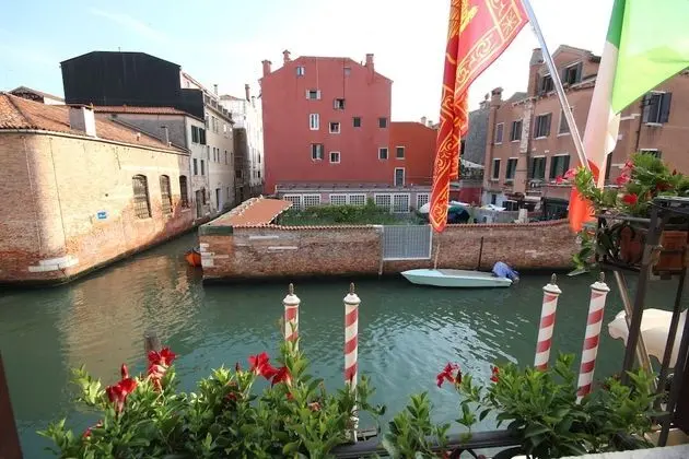 Süit, Kanal Manzaralı