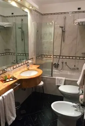 Superior Tek Büyük veya İki Ayrı Yataklı Oda