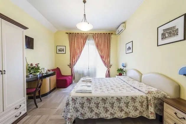 Classic Tek Büyük veya İki Ayrı Yataklı Oda