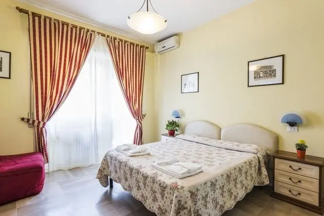 Classic Tek Büyük veya İki Ayrı Yataklı Oda