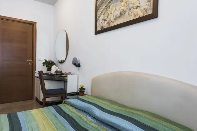 Classic Üç Kişilik Oda