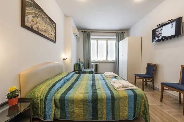 Classic Üç Kişilik Oda