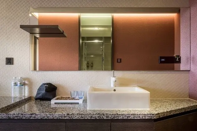 Design Tek Büyük Yataklı Oda, Jakuzi