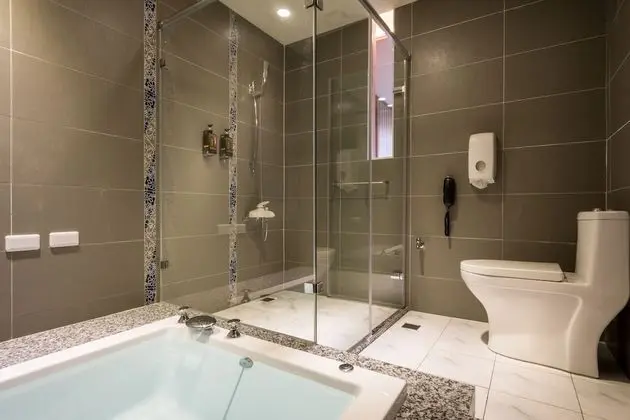 Design Tek Büyük Yataklı Oda, Jakuzi