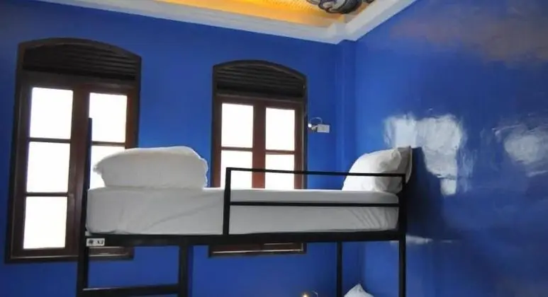Ortak Ranzalı Oda, Sadece kadınlar için, Sigara İçilmez