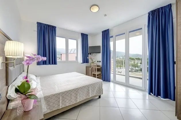 Classic Tek Büyük Yataklı Oda