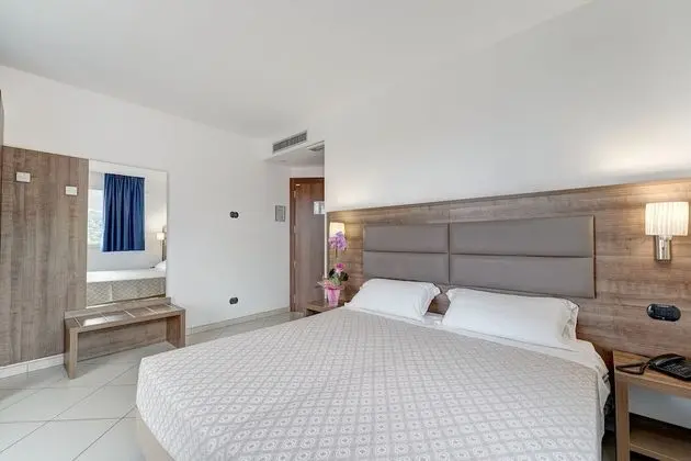 Classic Tek Büyük Yataklı Oda