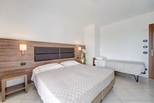 Classic Üç Kişilik Oda