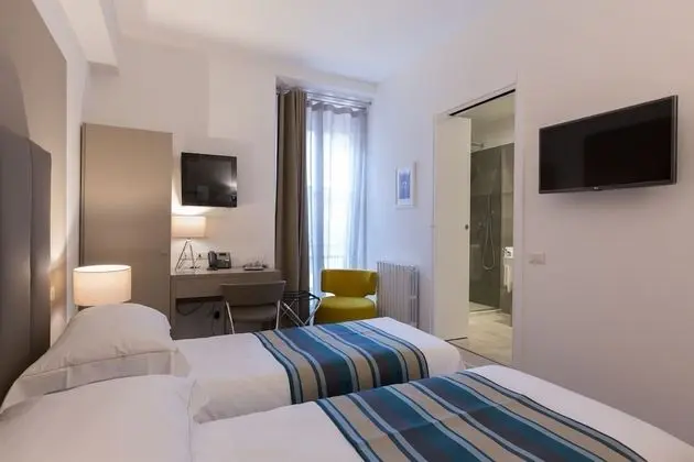 Standard Tek Büyük Yataklı Oda