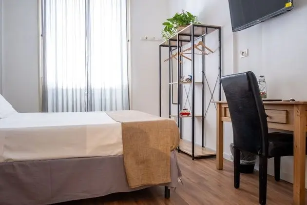 Standard Tek Büyük Yataklı Oda, Özel Banyo (not in room)