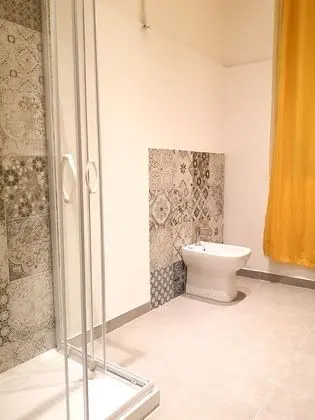 Standard Tek Büyük Yataklı Oda, Özel Banyo (not in room)