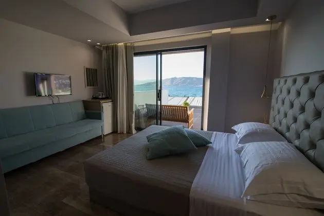 Üç Kişilik Oda, Balkon, Deniz Manzaralı