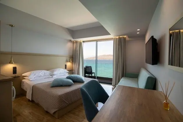 Üç Kişilik Oda, Balkon, Deniz Manzaralı