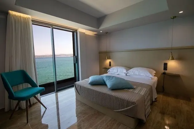 Üç Kişilik Oda, Balkon, Deniz Manzaralı