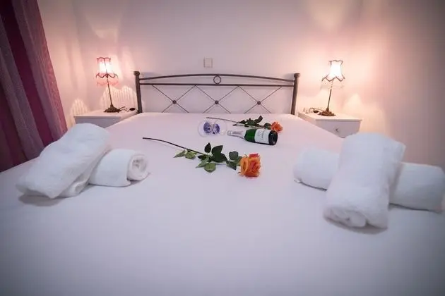 Luxury Oda