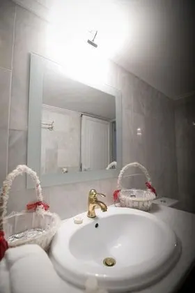 Luxury Oda