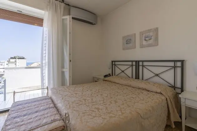 Superior Tek Büyük veya İki Ayrı Yataklı Oda