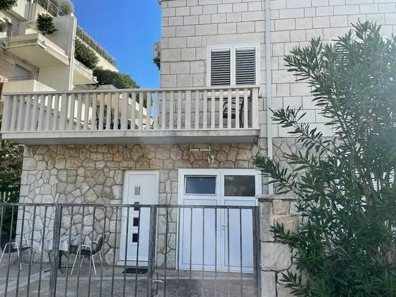 Superior Stüdyo, Zemin Kat