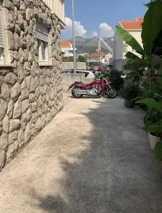 Superior Stüdyo, Zemin Kat