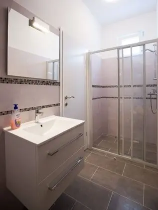 Superior Stüdyo, Zemin Kat