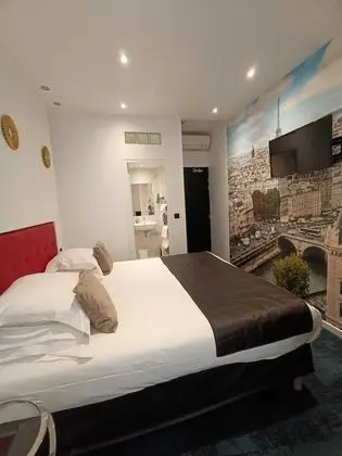 Club Tek Büyük veya İki Ayrı Yataklı Oda