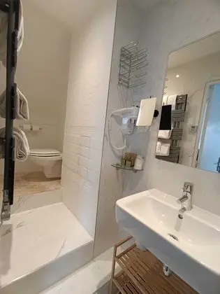 Deluxe Room for 2 (extra fee for extra bed)