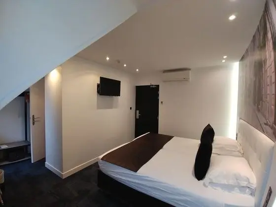 Superior Tek Büyük veya İki Ayrı Yataklı Oda