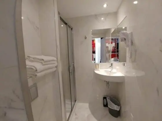 Superior Tek Büyük veya İki Ayrı Yataklı Oda