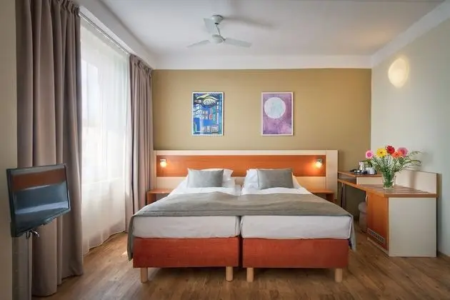 Standard Dört Kişilik Oda